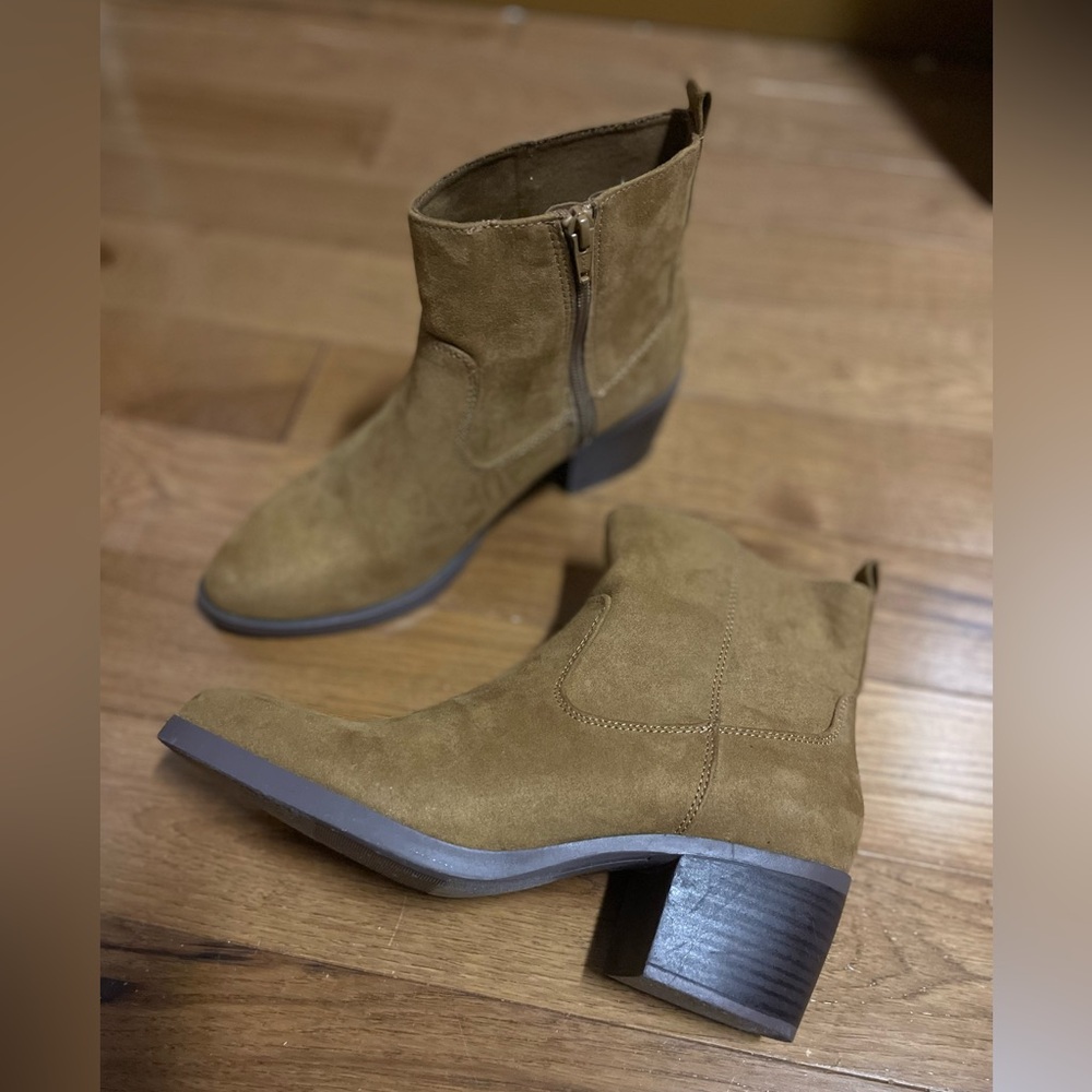 Old Navy • Tan • Ankle Boots • size 8 • NWOT